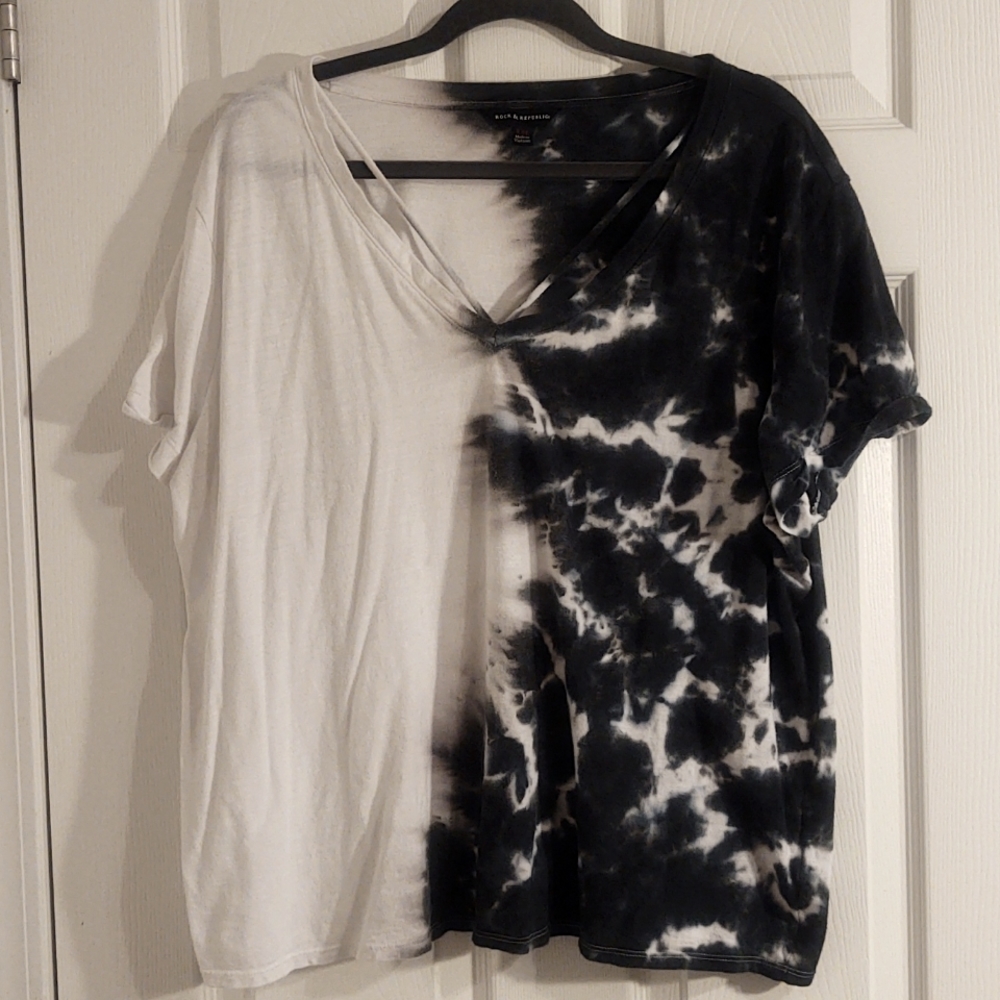 Rock & Republic Strappy V-neck Tie Dye Tee XXL